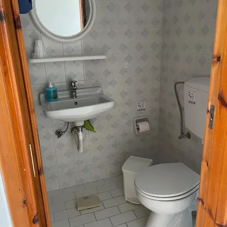 - Paros, Vassilia - 2